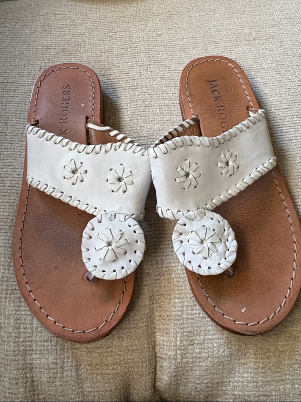 Jack Rogers White Leather Circle Medallion Thong Sandals